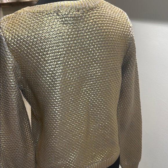 H&M Cream Crew Neck Sweater with Textured Knit and Relaxed Fit - Picture 6 of 7